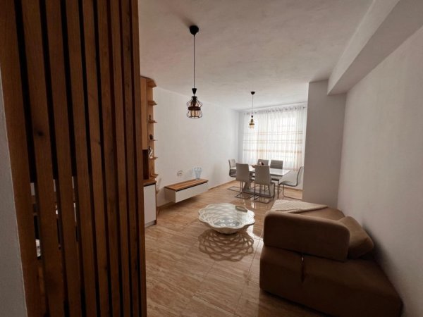 Tirane, jepet me qera apartament 3+1+Ballkon Kati 5, 120 m² 600 € (Kompleksi Fratari/Bulevardi Kashar)