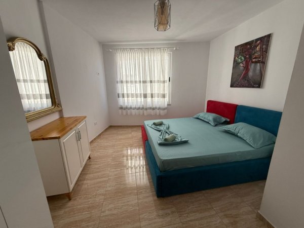 Tirane, jepet me qera apartament 3+1+Ballkon Kati 5, 120 m² 600 € (Kompleksi Fratari/Bulevardi Kashar)