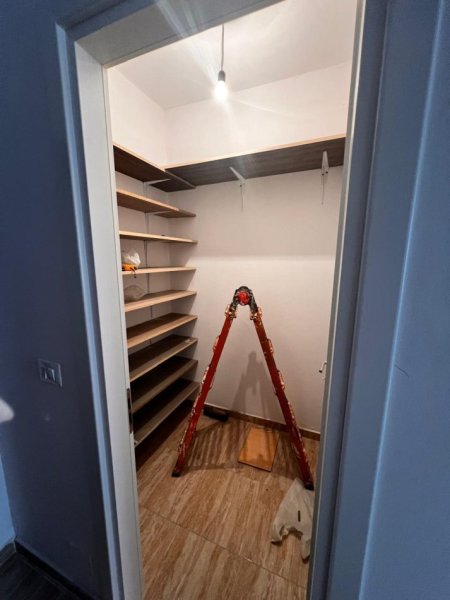 Tirane, jepet me qera apartament 3+1+Ballkon Kati 5, 120 m² 600 € (Kompleksi Fratari/Bulevardi Kashar)