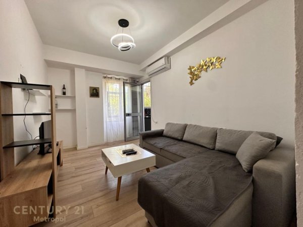 Tirane, shes apartament 1+1 Kati 1, 72 m² 120.000 € (Shkoze)