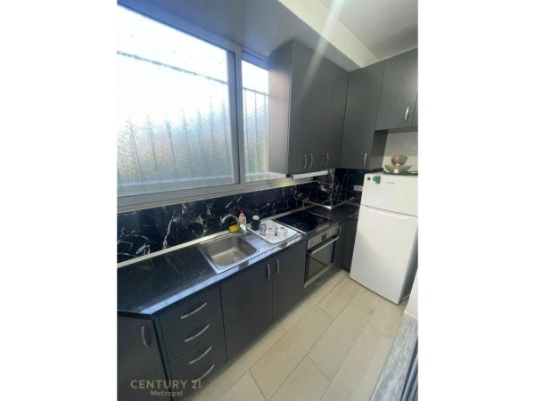 Tirane, shes apartament 1+1 Kati 1, 72 m² 120.000 € (Shkoze)