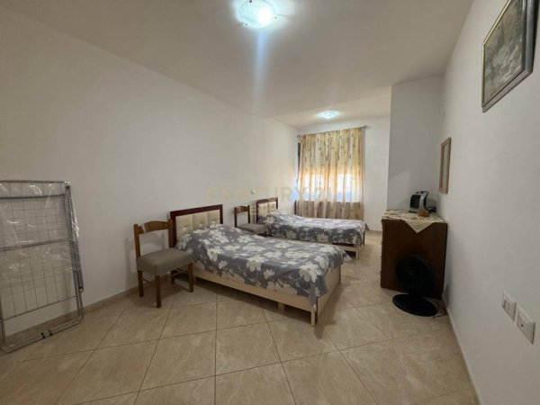 Tirane, jepet me qera apartament 1+1 Kati 4, 80 m² 500 € (Liqeni Thate)