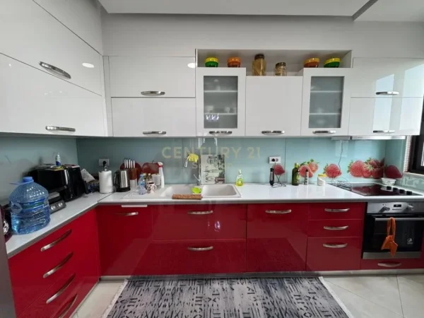 Tirane, jepet me qera apartament 2+1 Kati 5, 91 m² 550 € 