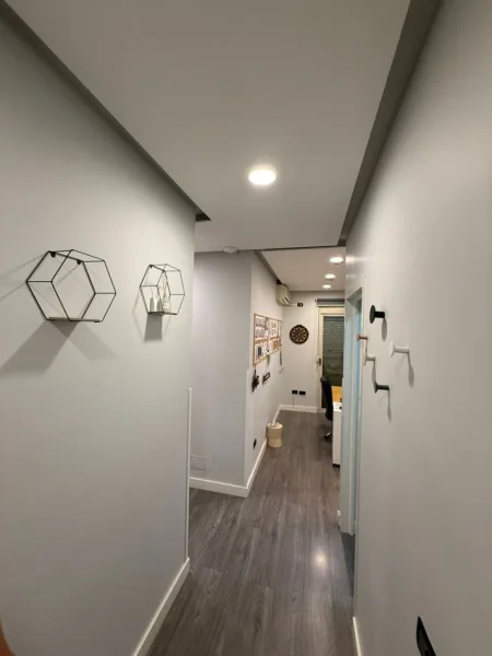 Tirane, jap me qera ambjent biznesi Kati 4, 70 m² 850 € 