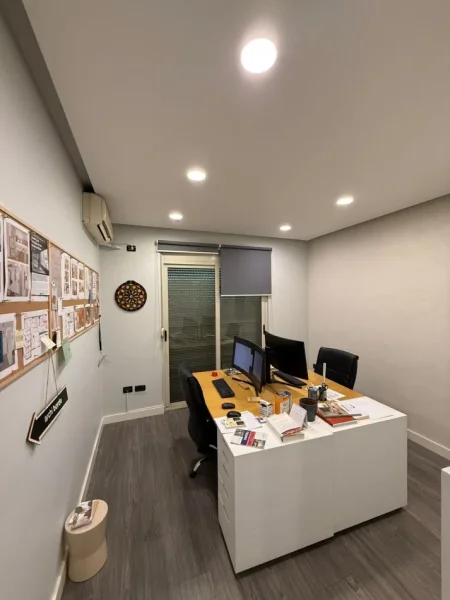 Tirane, jepet me qera zyre Kati 4, 70 m² 850 € 