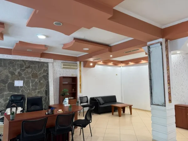 DYQAN ME QKIRA 400 € (QYTETI STUDENTI)