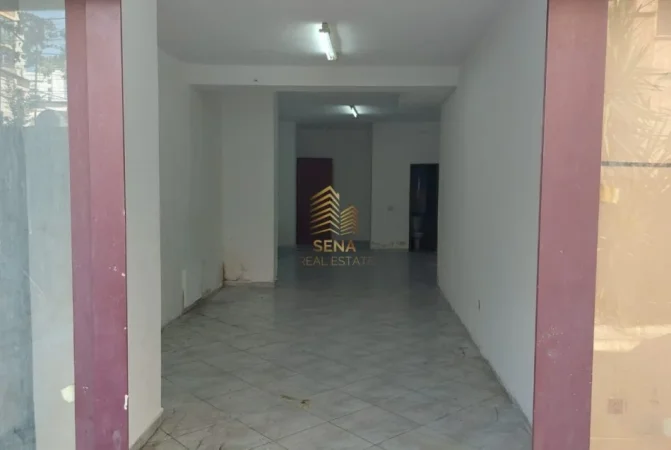 Tirane, jepet me qera ambjent biznesi Kati 0, 70 m² 400 € (Rruga e Barrikadave,)