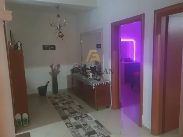 Tirane, shitet apartament 2+1 Kati 2, 106 m² 127.200 € (Top Channel)