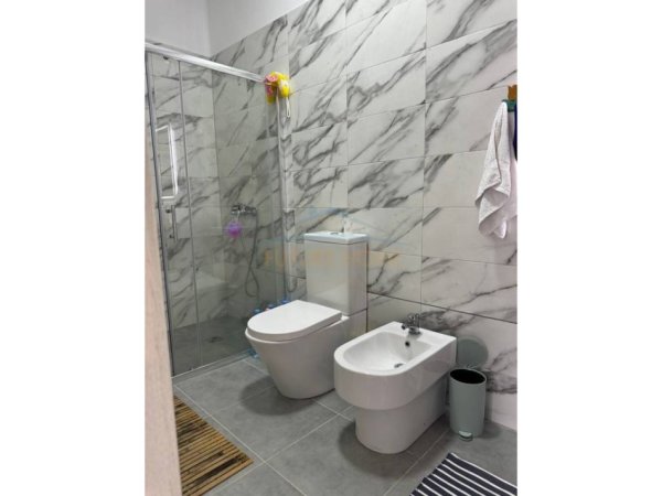 Durres, shitet apartament 2+1+Ballkon Kati 0, 162 m² 380.000 € (Lura 3, Gjiri i Lalzit)