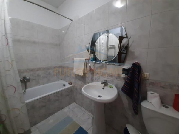 Tirane, shitet apartament 3+1+Ballkon Kati 5, 117 m² 170.000 € (Rruga e Dibrës, Tiranë)