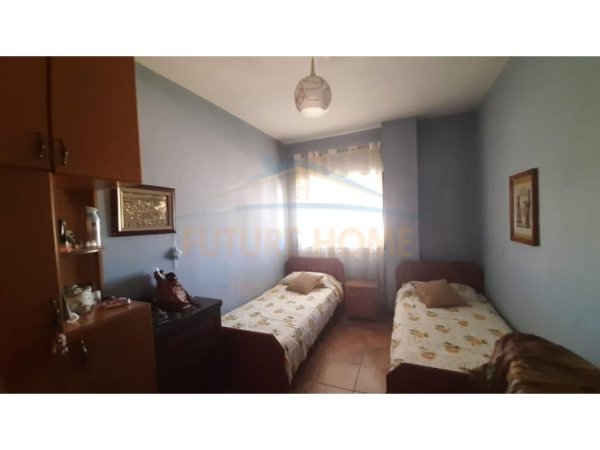 Tirane, shitet apartament 3+1+Ballkon Kati 5, 117 m² 170.000 € (Rruga e Dibrës, Tiranë)