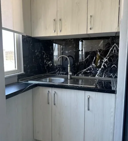 Tirane, jepet me qera apartament 2+1+Ballkon Kati 7, 80 m² 650 € (BRRYL)