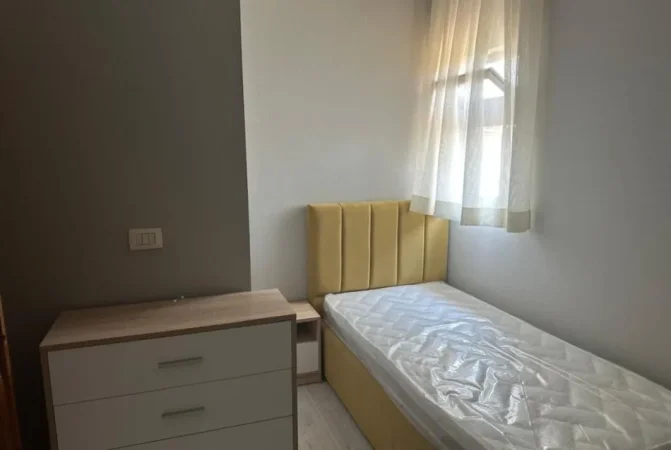 Tirane, jepet me qera apartament 2+1+Ballkon Kati 7, 80 m² 650 € (BRRYL)