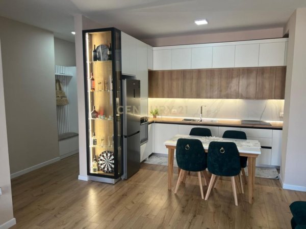 Tirane, shitet apartament 2+1 Kati 2, 107 m² 275.000 € (Liqeni i Thate)