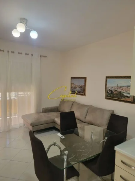 Tirane, jepet me qera apartament 2+1 Kati 3, 80 m² 550 € (KODRA E DIELLIT)