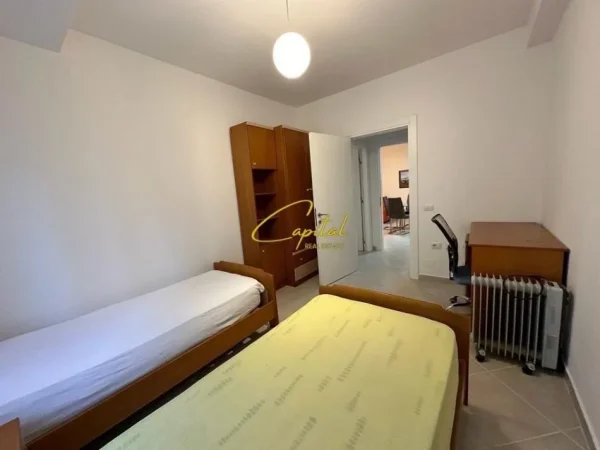 Tirane, jepet me qera apartament 2+1 Kati 3, 80 m² 550 € (KODRA E DIELLIT)