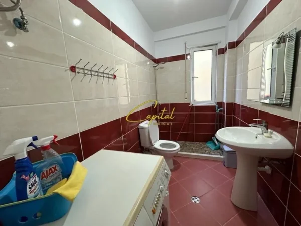 Tirane, jepet me qera apartament 2+1 Kati 3, 80 m² 550 € (KODRA E DIELLIT)