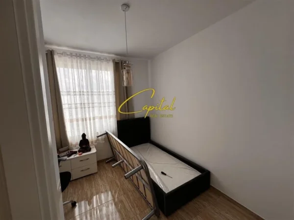 Tirane, jepet me qera apartament 3+1 Kati 5, 120 m² 600 € (ASTIR)