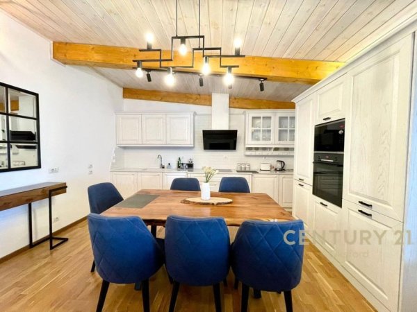 Tirane, shitet apartament Kati 9, 144 m² 350.000 € (Kopeshti Botanik / Zologjik)