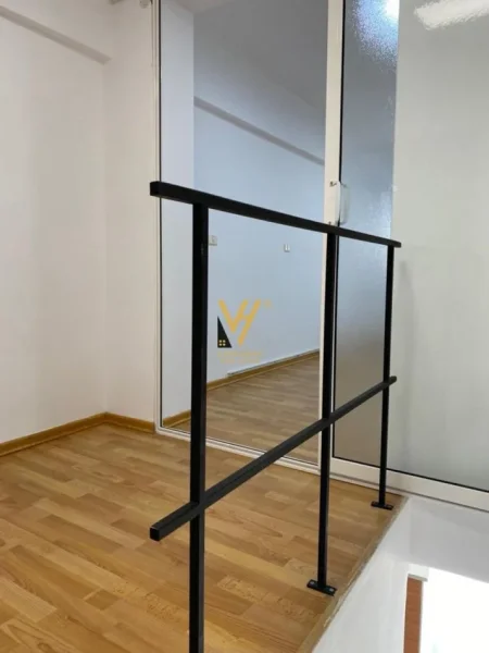 Tirane, jepet me qera ambjent biznesi Kati 1, 122 m² 1.500 € (MUZEU KOMBETAR)