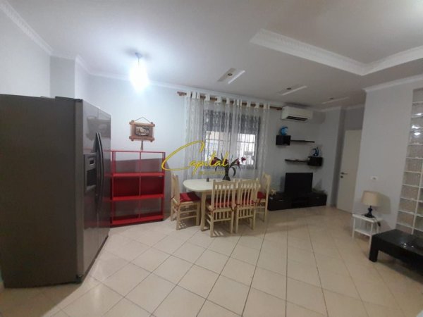 Tirane, jepet me qera apartament 1+1 Kati 1, 75 m² 350 € (FRESKU)
