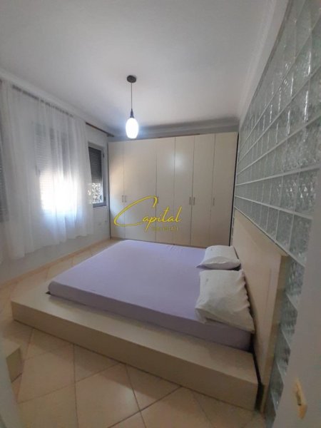 Tirane, jepet me qera apartament 1+1 Kati 1, 75 m² 350 € (FRESKU)
