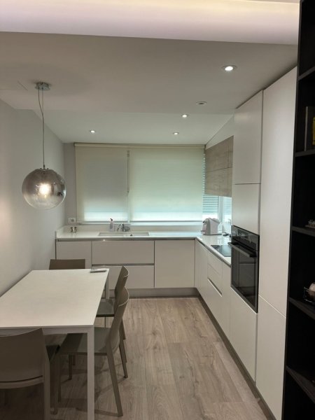 Tirane, jepet me qera apartament 2+1+Ballkon Kati 3, 90 m² 1.200 € (LIBRI UNIVERSITARE BLLOKU)
