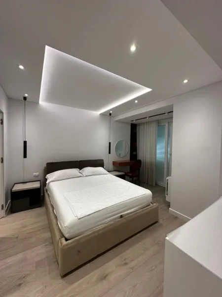 Tirane, jepet me qera apartament 2+1+Ballkon Kati 3, 90 m² 1.200 € (LIBRI UNIVERSITARE BLLOKU)