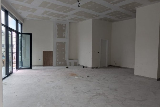 Tirane, jepet me qera ambjent biznesi Kati 0, 84 m² 1.400 € (RRUGA E ELBASANIT)