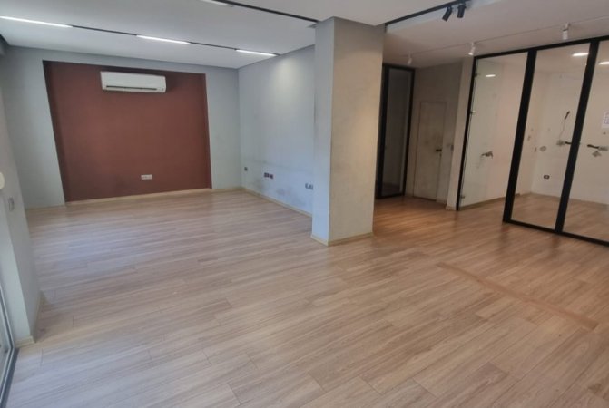 Tirane, jepet me qera zyre Kati 2, 106 m² 1.000 € (BLLOK)