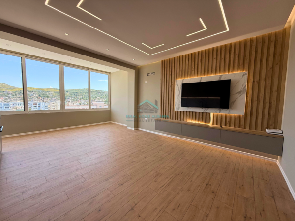 Vlore, shitet apartament+verande | Penthouse 2+1+Ballkon Kati 9, 132 m² 187.000 € (pranë Shkollës &quot;Halim Xhelo&quot;)