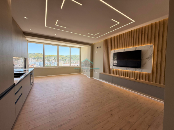 Vlore, shitet apartament+verande | Penthouse 2+1+Ballkon Kati 9, 132 m² 187.000 € (pranë Shkollës &quot;Halim Xhelo&quot;)