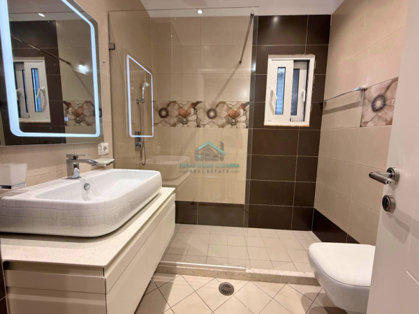 Vlore, shitet apartament+verande | Penthouse 2+1+Ballkon Kati 9, 132 m² 187.000 € (pranë Shkollës &quot;Halim Xhelo&quot;)