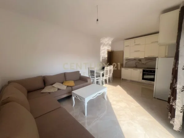 Tirane, jepet me qera apartament 2+1 Kati 3, 90 m² 450 € (Fresku)
