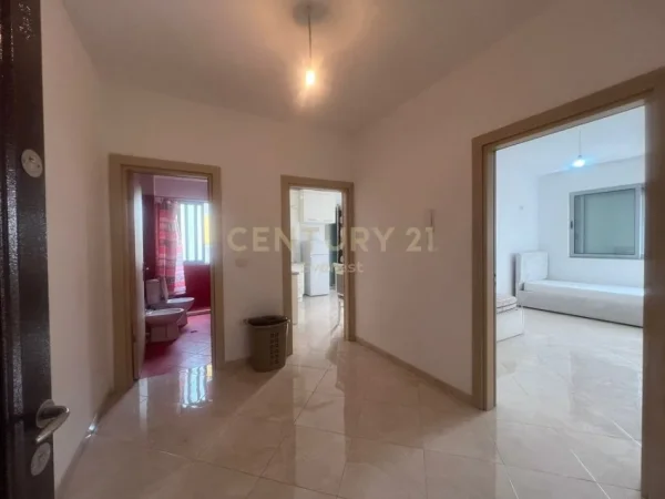 Tirane, jepet me qera apartament 2+1 Kati 3, 90 m² 450 € (Fresku)