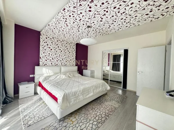 Tirane, shitet apartament 4+1+Ballkon Kati 6, 219 m² 300.000 € (Fresk, prane shkolles 17 Shkurti)