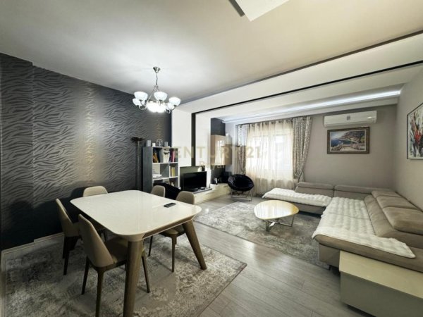 Tirane, shitet apartament 4+1+Ballkon Kati 6, 219 m² 300.000 € (Fresk, prane shkolles 17 Shkurti)