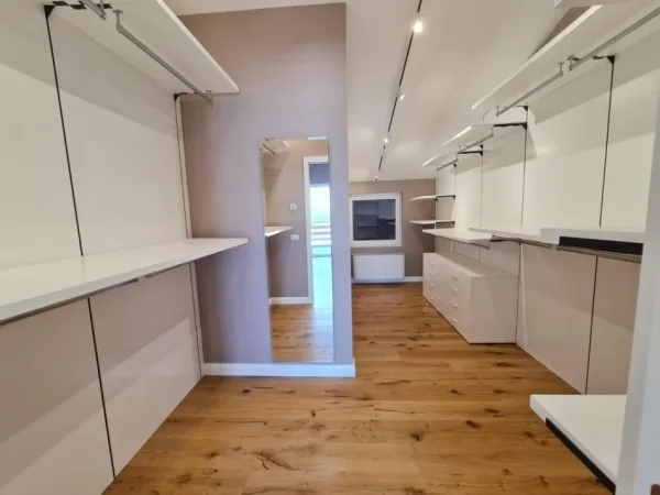Tirane, shitet Vile 3 Katshe , 480 m² (long hill residence)