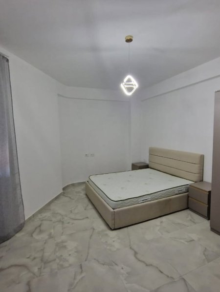 Tirane, jepet me qira apartament 2+1 Kati 3, 96 m²