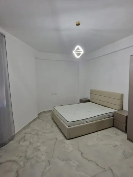 Tirane, jepet me qira apartament 2+1 Kati 3, 96 m²