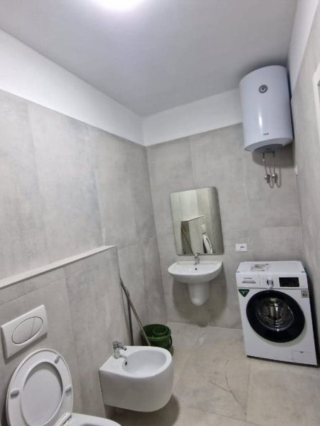 Tirane, jepet me qira apartament 2+1 Kati 3, 96 m²