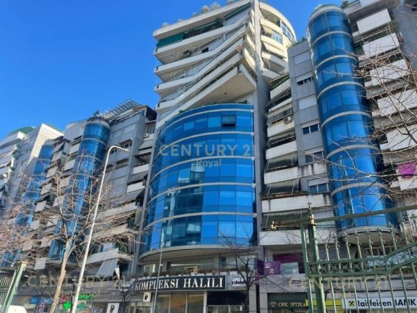 Tirane, shitet dyqan Kati 0, 33 m² 105.000 € (Rruga e Dibres, Kompleksi Halili)