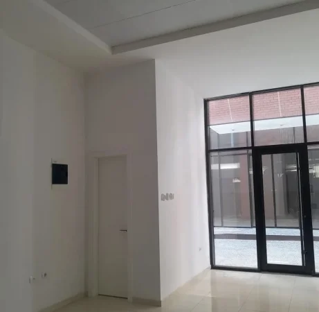 Tirane, jepet me qira Kati 0, 69 m²