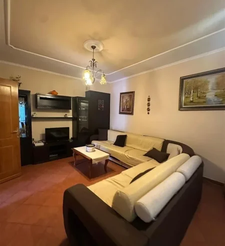 Tirane, shitet apartament 2+1 Kati 3, 117 m² 293.000 € (RRUGA E KAVAJES)