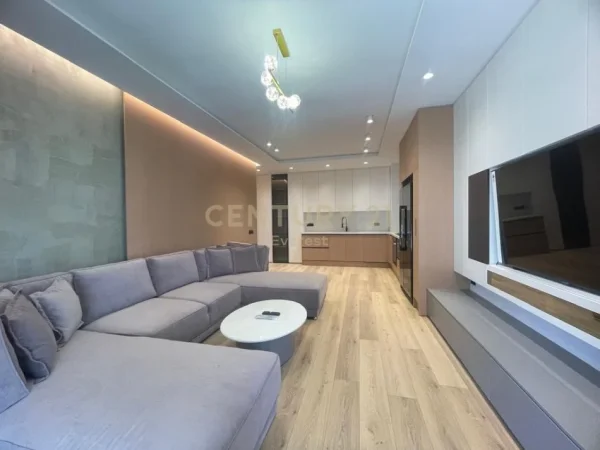 Tirane, jepet me qera apartament 2+1 Kati 2, 110 m² 800 € (Kinostudio)