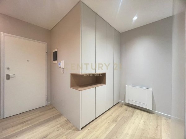 Tirane, jepet me qera apartament 2+1 Kati 2, 110 m² 800 € (Kinostudio)