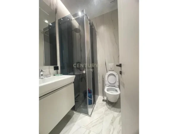 Tirane, jepet me qera apartament 2+1 Kati 2, 110 m² 800 € (Kinostudio)