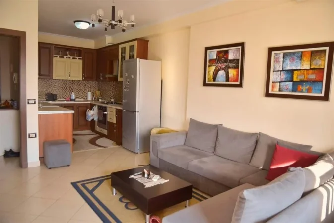 Tirane, jepet me qera apartament 1+1+Ballkon Kati 5, 75 m² 370 € (Bunk Art, Shkolla 17 Shkurti)