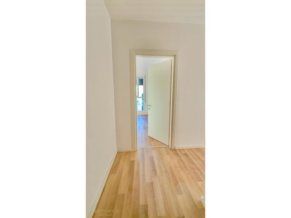 Tirane, jepet me qera ambjent biznesi Kati 4, 99 m² 450 € (Don Bosko)