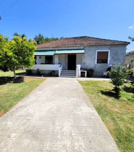 Kavaje, shitet shtepi 2+1+Ballkon Kati 1, 850 m² 45.000 € (Kavaje)